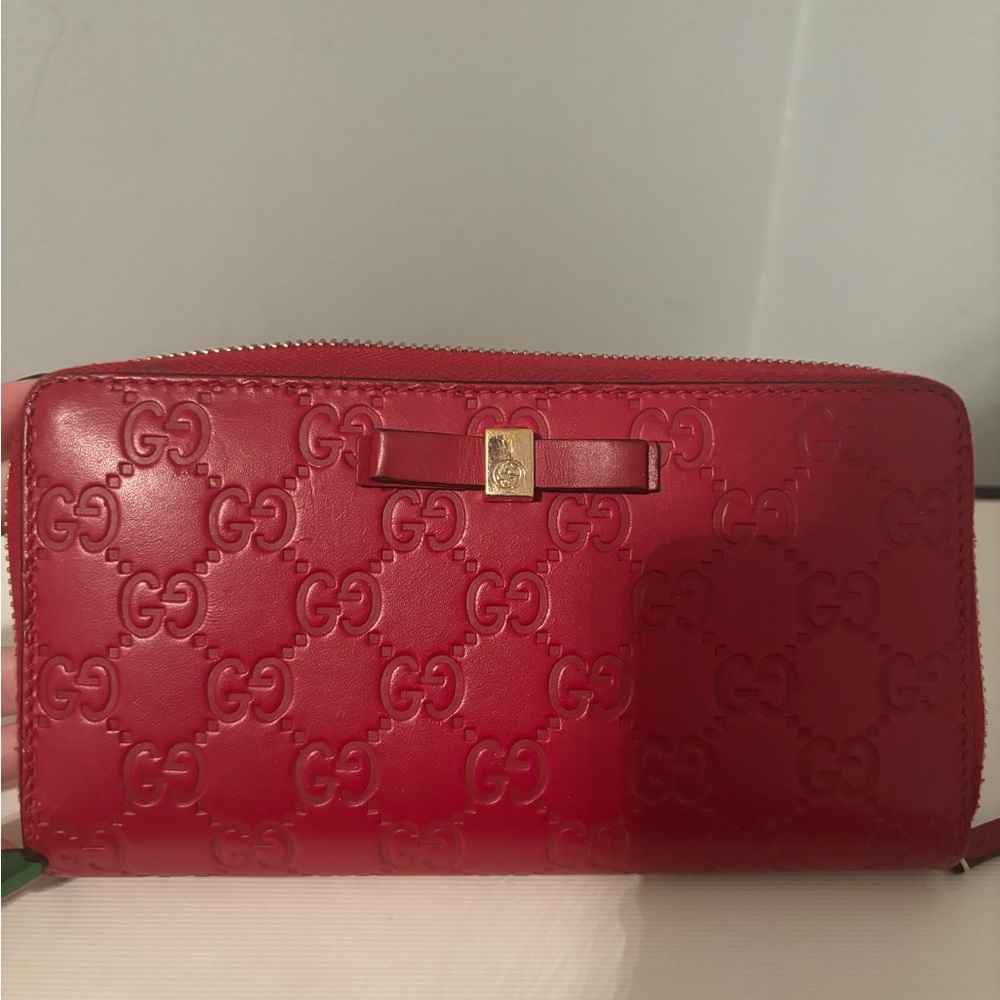 Gucci red wallet